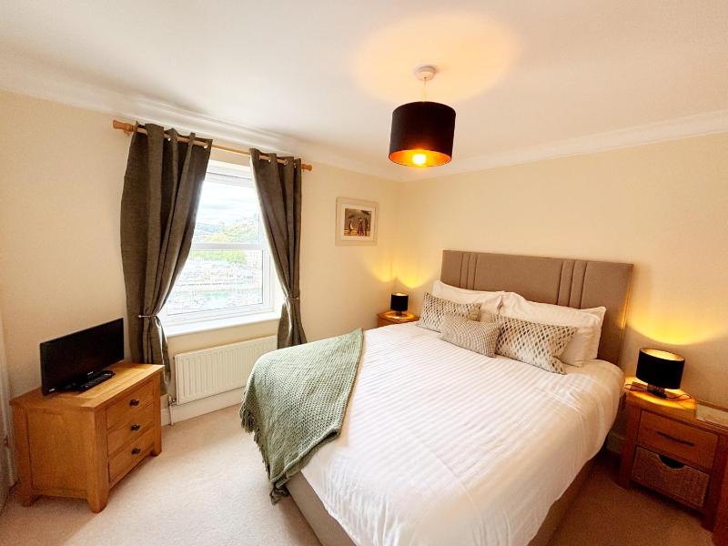 2 The Riviera Torquay - image 16