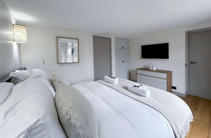 Apartment with lift saint-germain-des-pres - image 14