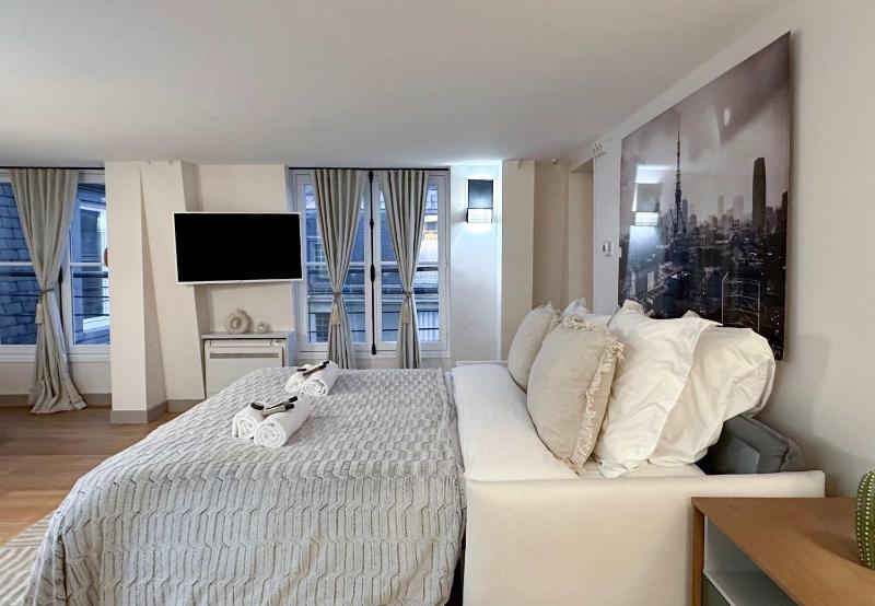 Apartment with lift saint-germain-des-pres - image 13