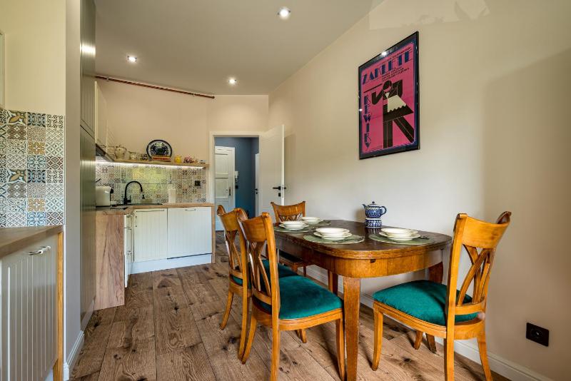 RentPlanet - Apartament Wolbromska - image 4