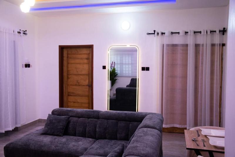 Luxproperties - image 7