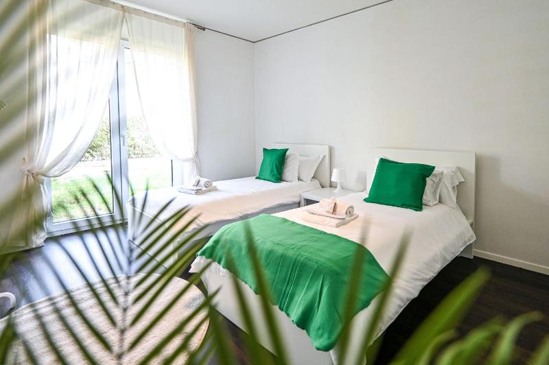 Corba Luxury Lake View Apartment - image 29