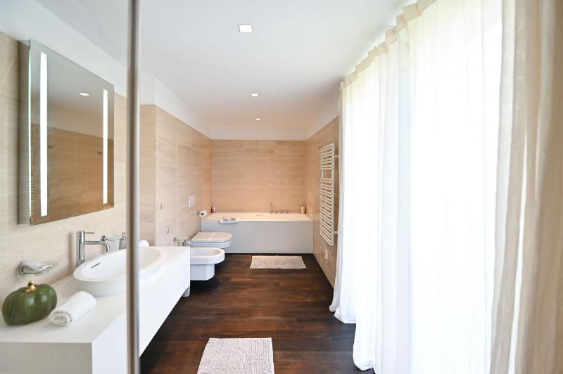 Corba Luxury Lake View Apartment - image 13
