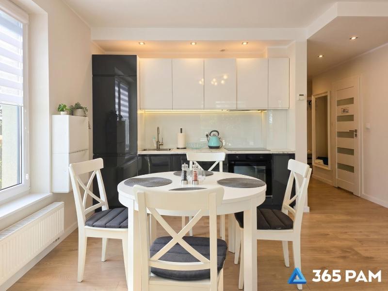 365PAM - White Olive Apartament - BASEN ZEWNĘTRZNY KORT TENISOWY SIŁOWNIA PLAC ZABAW BOISKO W CENIE - image 12