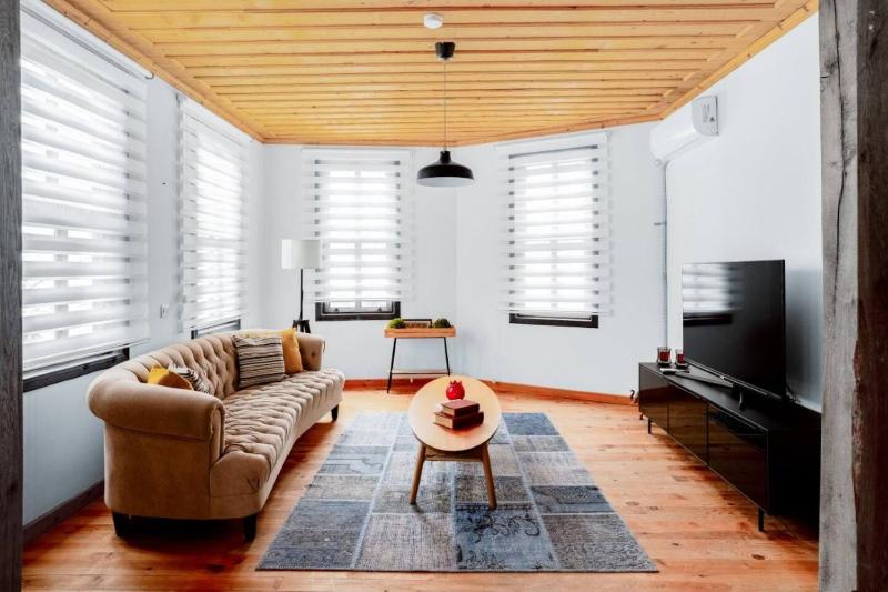 Elegant 3Bed25Bath Cengelkoy Triplex House! #417 - image 10