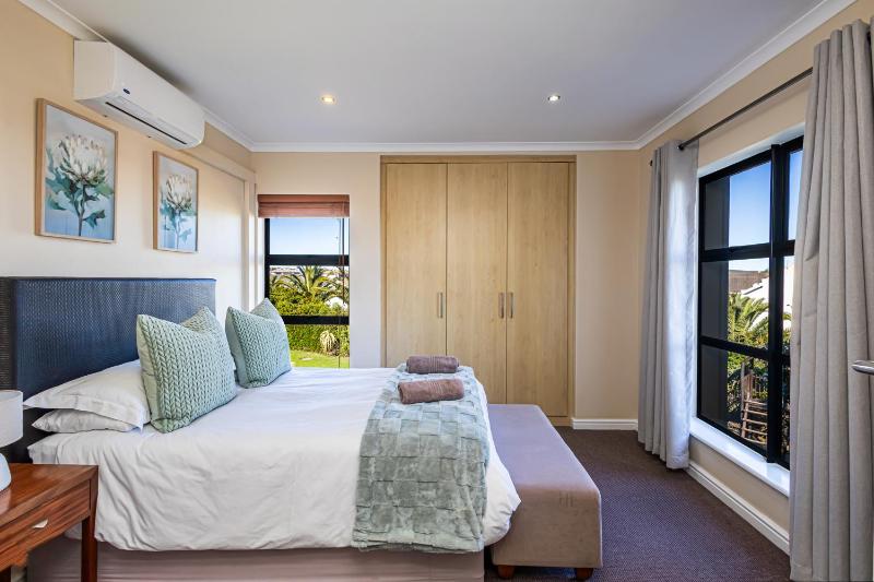 Ellefsen Golf Suite 115 Langebaan 4-sleeper - image 12