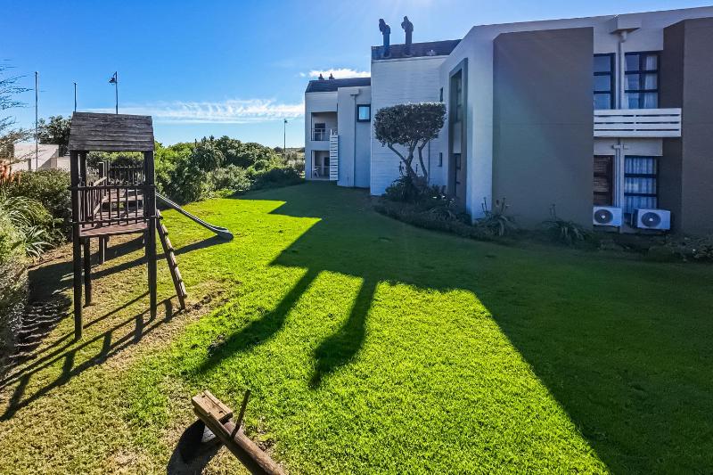Ellefsen Golf Suite 115 Langebaan 4-sleeper - image 15