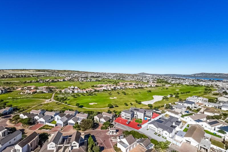 Ellefsen Golf Suite 115 Langebaan 4-sleeper - image 14