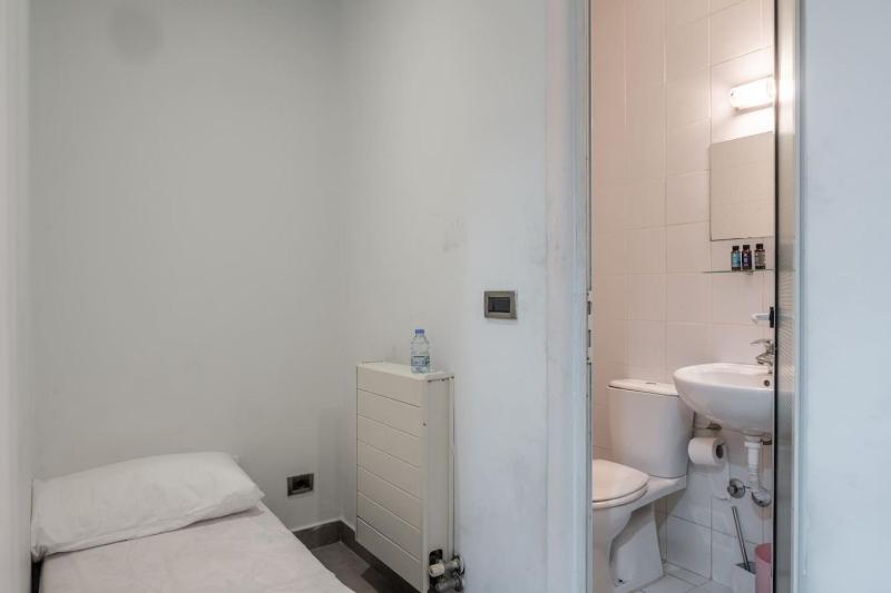 Lovely 2 Bed Home in Downtown - image 15