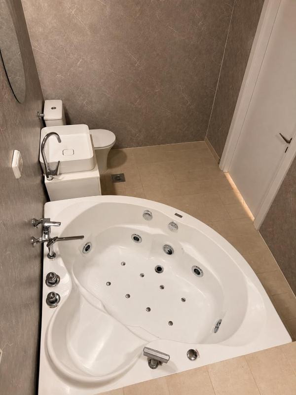 Rustic Jacuzzi apartment - image 2