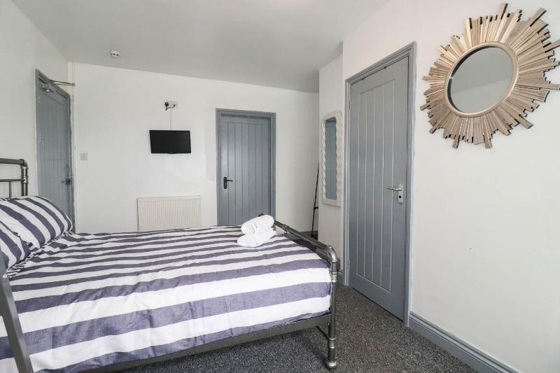 Shoreline Studio Room No 5 - image 8
