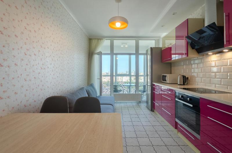18-90b Kvartet Vasyl Lypkivskyi 16b Kyiv railway station metro nearby stunning city view Petrovdom Apartment - image 3
