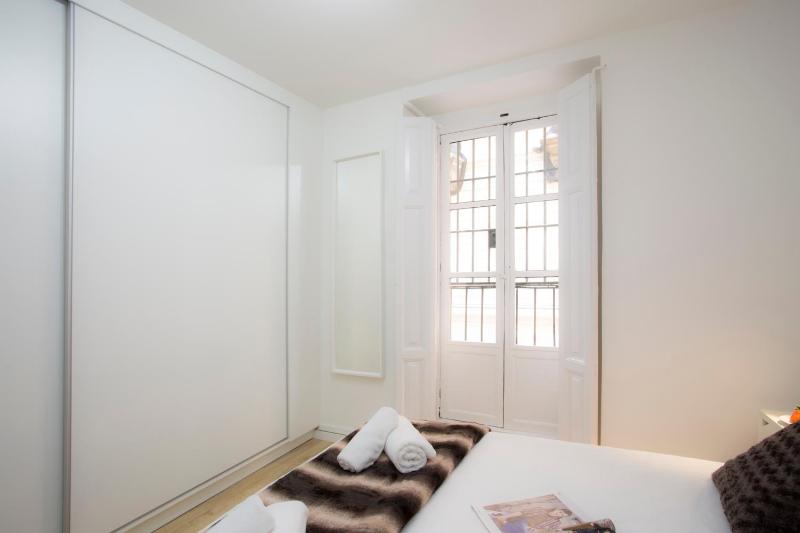 El Micalet Apartment - image 10