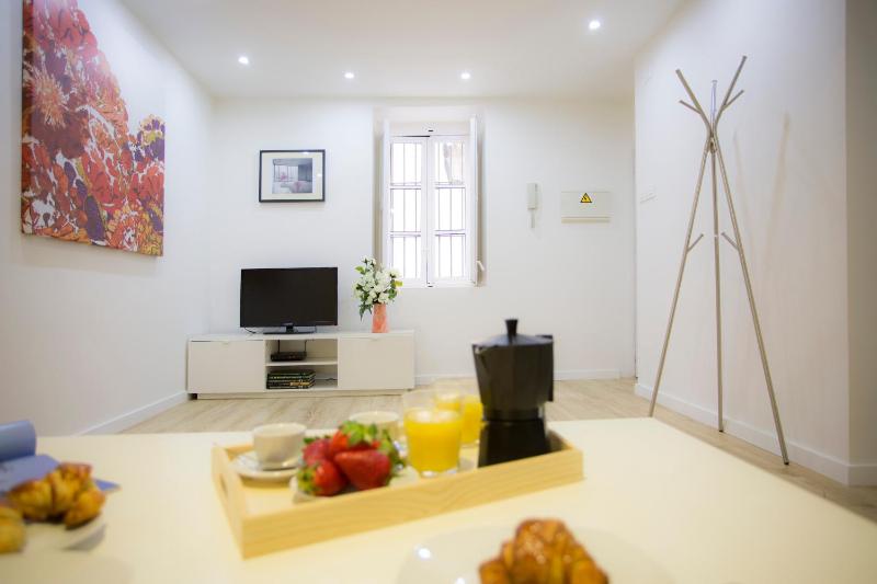 El Micalet Apartment - image 14