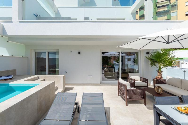 797 HOLIDAY RENTALS - Lujoso piso con piscina privada - image 12