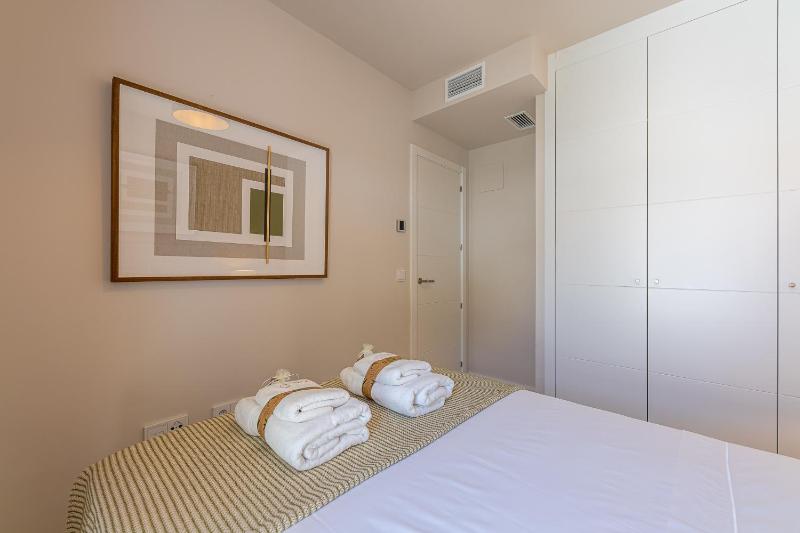 797 HOLIDAY RENTALS - Lujoso piso con piscina privada - image 11