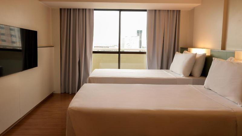 St Paul Plaza Hotel - image 23