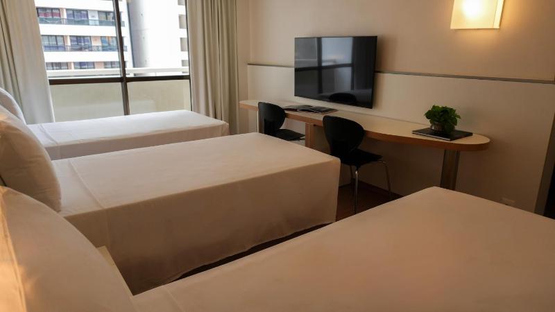 St Paul Plaza Hotel - image 20