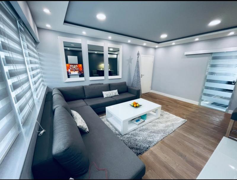 Luxury Apt 1 - image 1