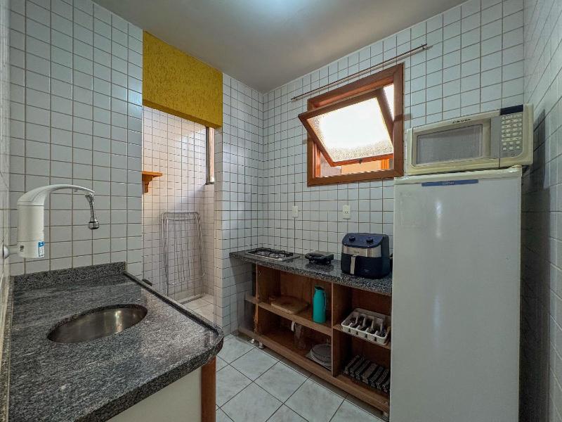 em frente à PRAIA; piscina; 1 quarto; WiFi; estacionamento 1 carro; até 5 pessoas - image 14