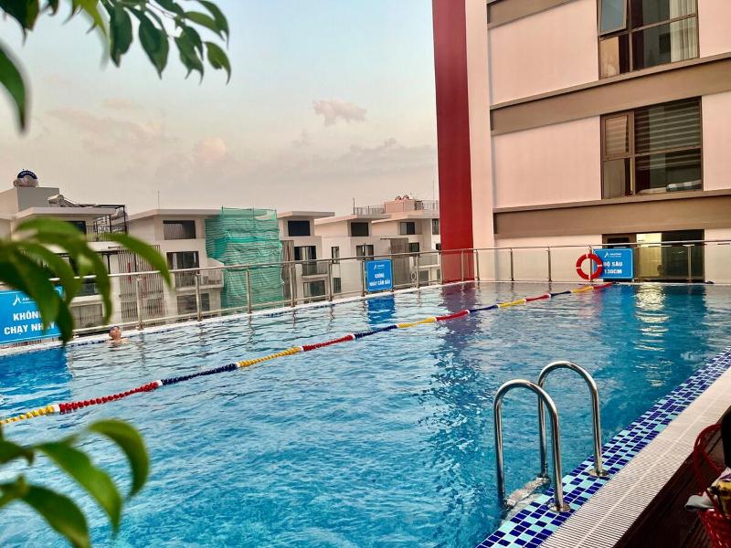 Full House Riverside swimming pool gym spa - image 10