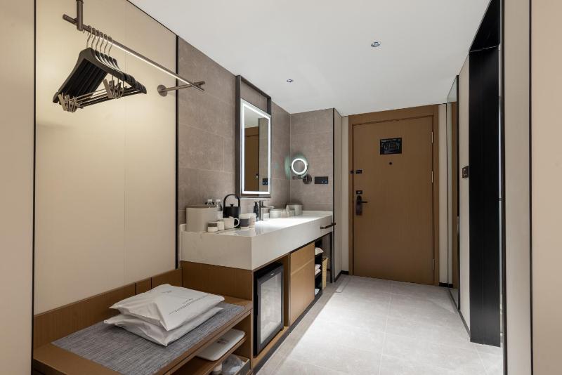 Atour Hotel Hangzhou Longxiangqiao Subway Station West Lake Lakeside - image 11
