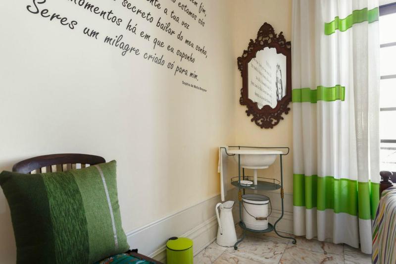 Twin Room with Shared Bathroom image 3