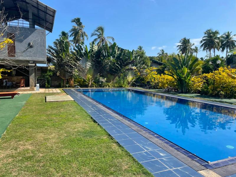 Tropical Garden Resort - image 14