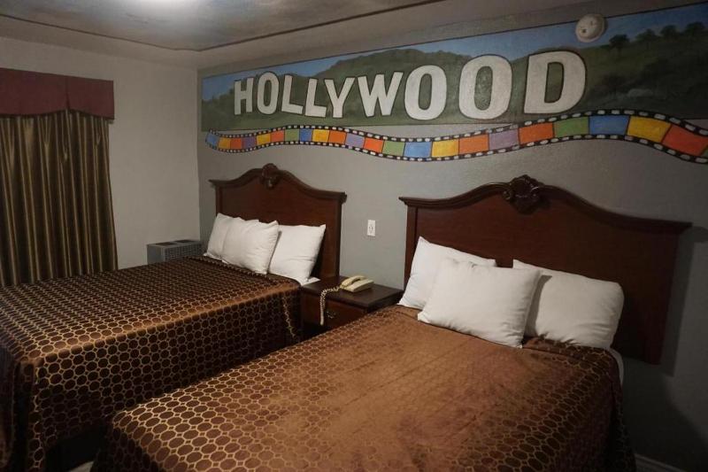 Las Palmas Hotel - image 16