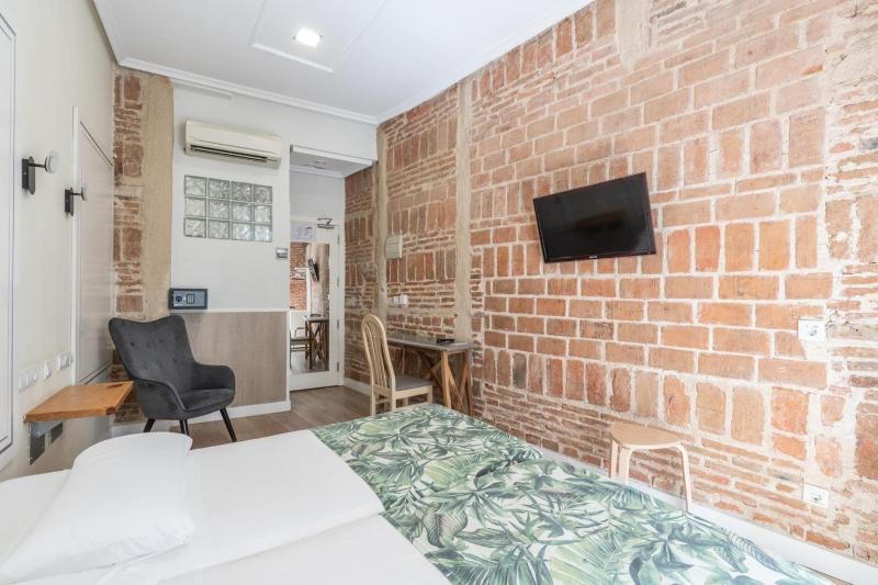 Hostal Madrid - image 16