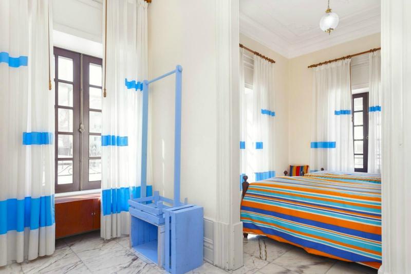 Twin Room with Shared Bathroom image 4