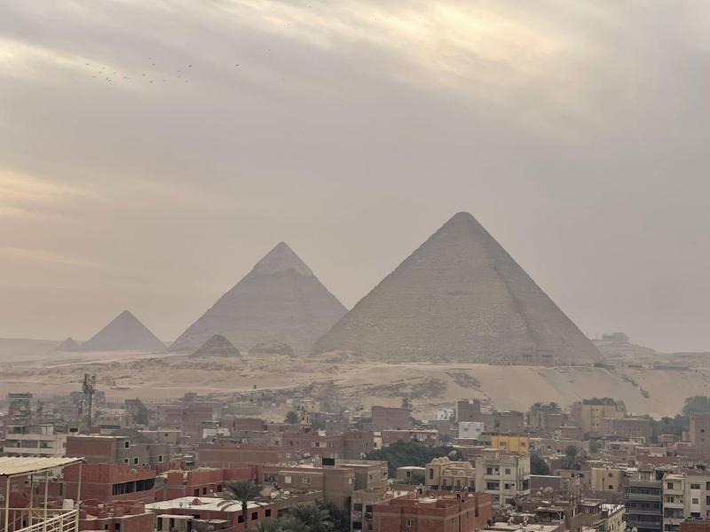 Continental Pyramids View Hotel - image 12
