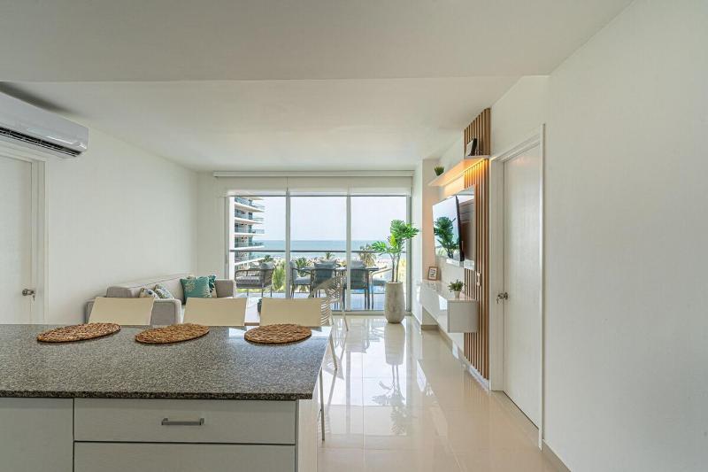 Oceanfront · 2 Bedrooms · Morros Ultra - image 3