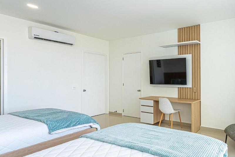 Oceanfront · 2 Bedrooms · Morros Ultra - image 13