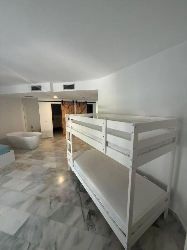 Villa en Marbella para 8 en 1ra linea de playa - image 28