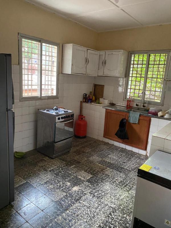 Budget friendly room on Wilkinson road - image 8