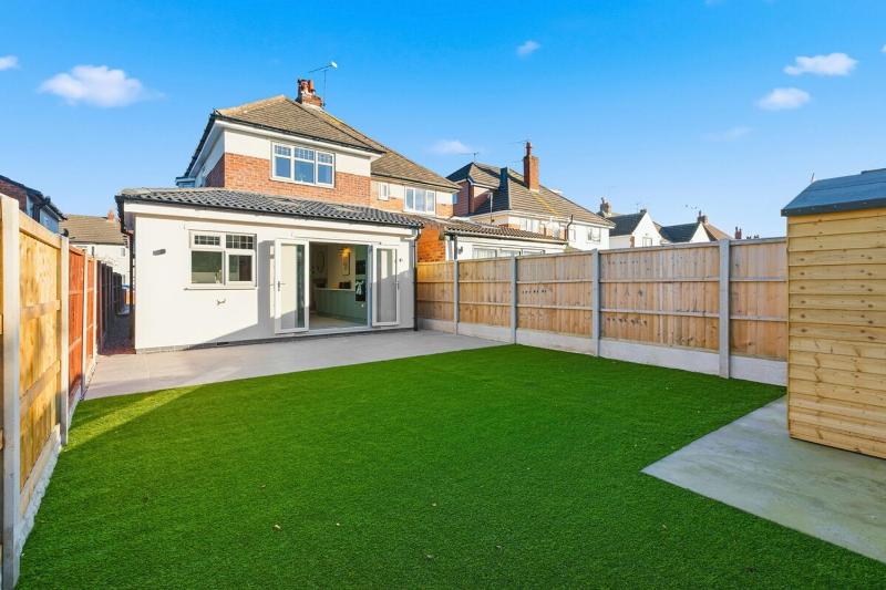 Luxury 4-Bed Contractor/Family House Sleeps 7 - image 49