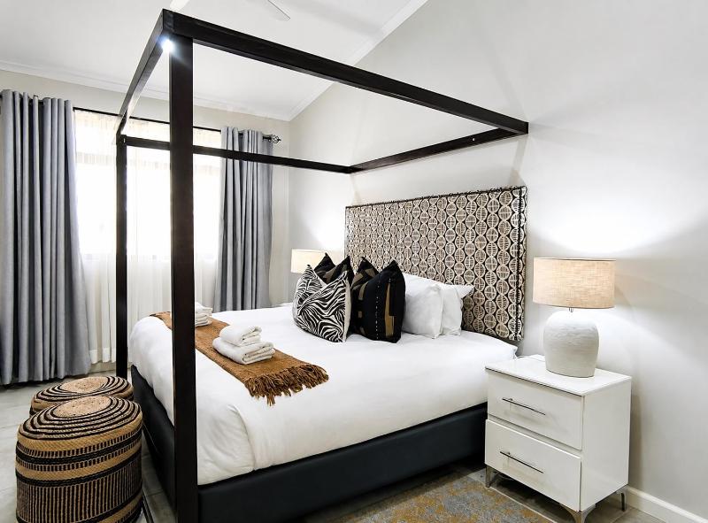 Modern 2-Bed Apartment In Victoria Falls Estate - image 1