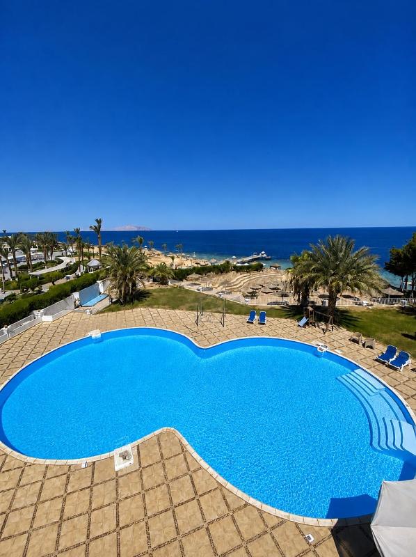 Beachfront Mansion with a private pool in Hadaba - image 46