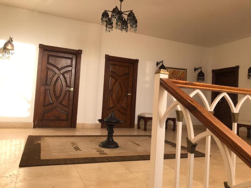 Beachfront Mansion with a private pool in Hadaba - image 38