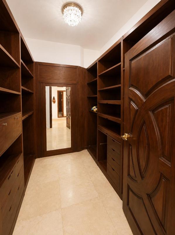 Beachfront Mansion with a private pool in Hadaba - image 45