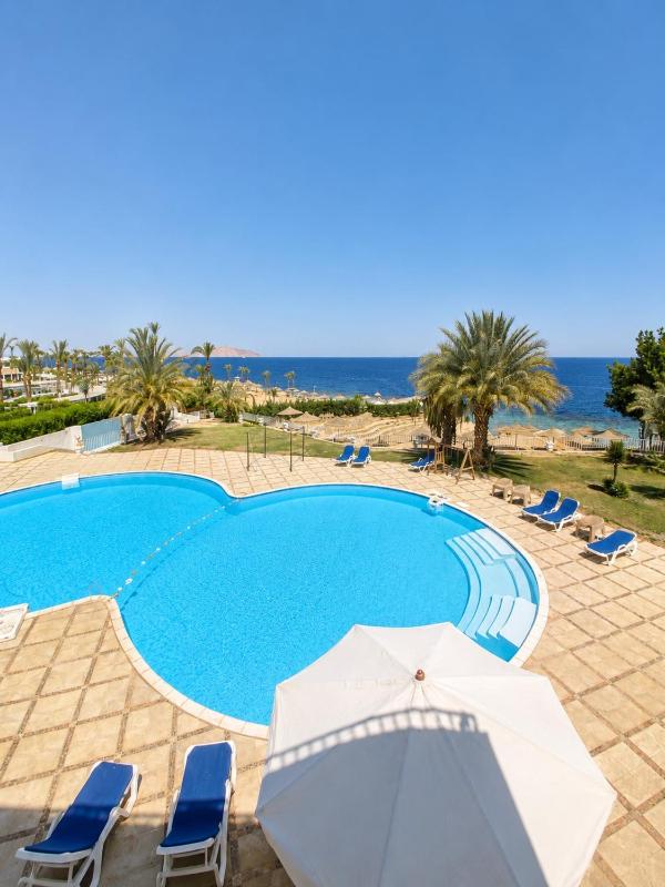 Beachfront Mansion with a private pool in Hadaba - image 39