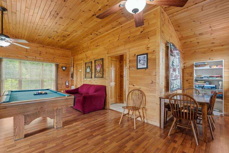Cabin T T for Tennessee Time to Relax - image 28