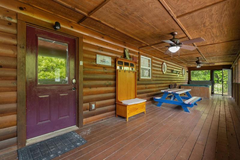 Cabin T T for Tennessee Time to Relax - image 41