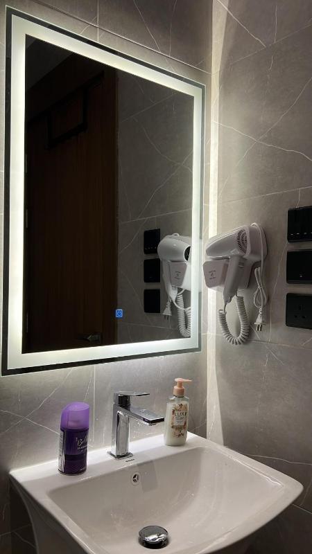 Soft studio with a quiet design - image 11