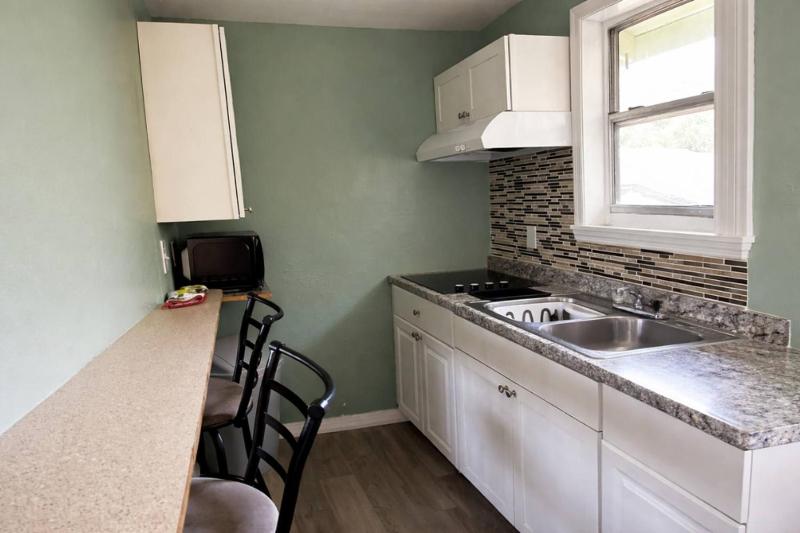 Aparment Downtown Sarasota 2BR 2BA PetFriendly Beaches 5 People - image 13