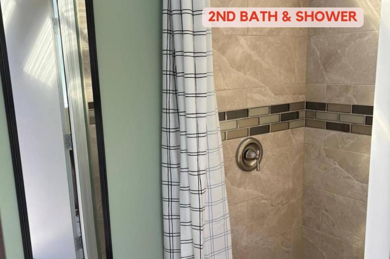 Aparment Downtown Sarasota 2BR 2BA PetFriendly Beaches 5 People - image 3