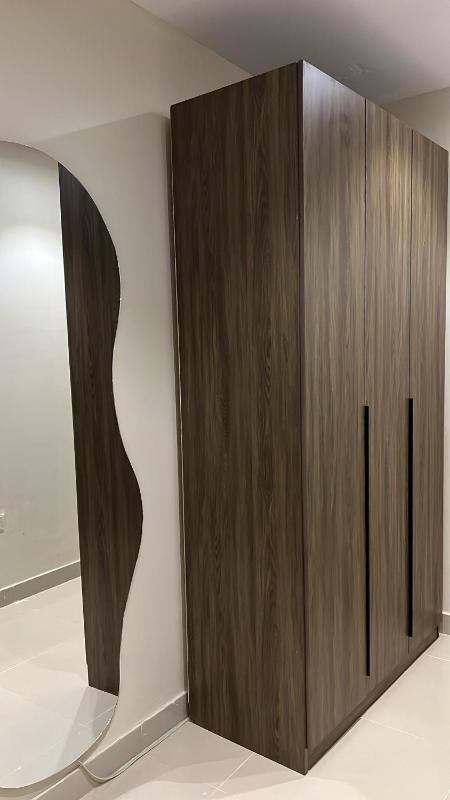 A classy suite with an elegant design and private parking - image 3