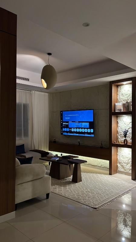 Luxury suite with elegant design - image 1