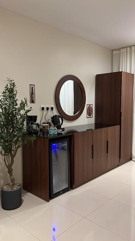 Luxury suite with elegant design - image 6